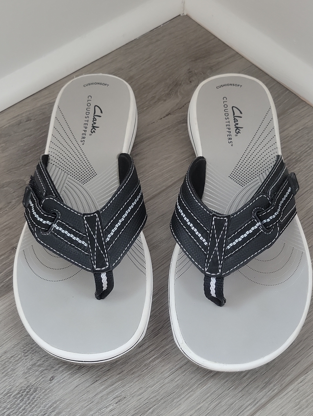Clarks Women's Brinkley Jazz Sandals Flip Flops Cloudsteppers Black Size 8